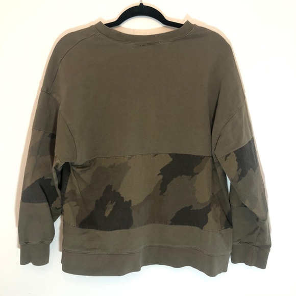 women's oversized camo sweatshirt